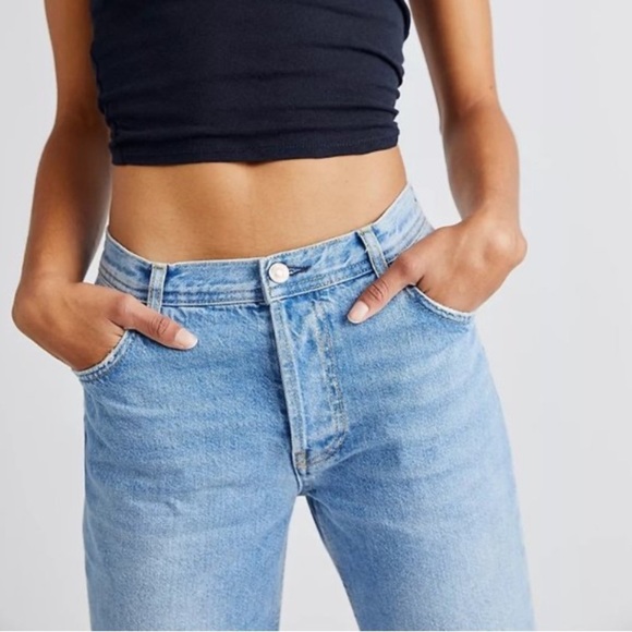 NWOT WE THE FREE MAGGIE MID RISE DISTRESSED JEANS FREE PEOPLE POPULAR BRAND - Picture 4 of 15